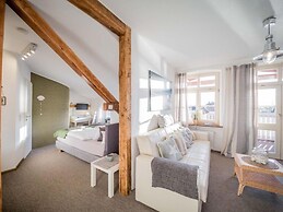 Apartment Pond View Comfortable Vacation Home