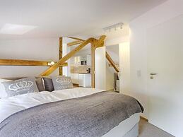 Apartment Pond View Comfortable Vacation Home