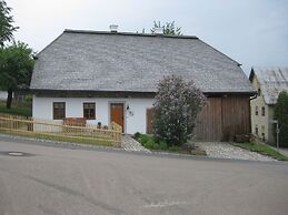 Sunny Holiday Home Near the Forest