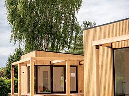 Luxury Lodge With Beach View