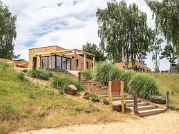 Luxury Lodge With Beach View