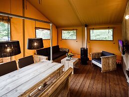 Atmospheric Glamping Tent With Bathroom in Nature
