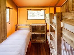 Atmospheric Glamping Tent With Bathroom in Nature