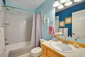 Tigard Vacation Rental w/ Deck: 13 Mi to Portland!