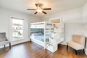 Bright Woodland Apartment: Walk to Main Street