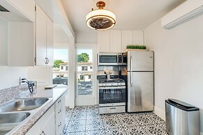 Bright Woodland Apartment: Walk to Main Street