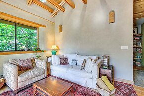 Unique & Serene Retreat, 7 Mi to Downtown Portland