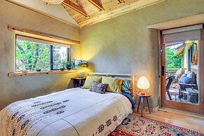 Unique & Serene Retreat, 7 Mi to Downtown Portland