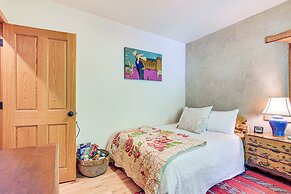 Unique & Serene Retreat, 7 Mi to Downtown Portland