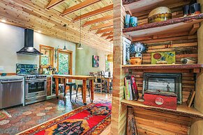 Unique & Serene Retreat, 7 Mi to Downtown Portland