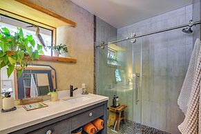 Unique & Serene Retreat, 7 Mi to Downtown Portland