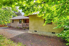 Unique & Serene Retreat, 7 Mi to Downtown Portland