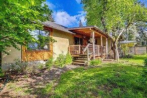 Unique & Serene Retreat, 7 Mi to Downtown Portland