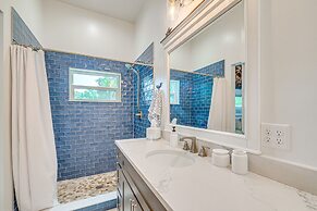 Stilt-style Cottage < 1 Mi to Downtown Yankeetown!