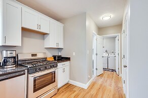 New Hampshire Abode w/ Mountain Views, Near Skiing