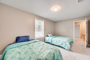 New Hampshire Abode w/ Mountain Views, Near Skiing