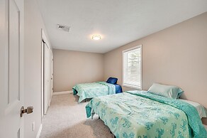 New Hampshire Abode w/ Mountain Views, Near Skiing