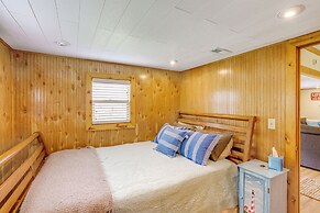 Waterfront Port Clinton Cottage w/ Fire Pit!