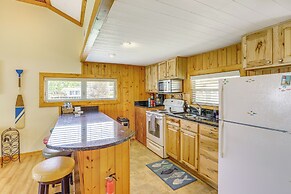 Waterfront Port Clinton Cottage w/ Fire Pit!