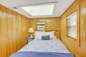 Waterfront Port Clinton Cottage w/ Fire Pit!