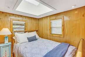 Waterfront Port Clinton Cottage w/ Fire Pit!