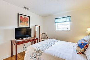 Ft Lauderdale Getaway w/ Yard ~ 4 Mi to Beach!