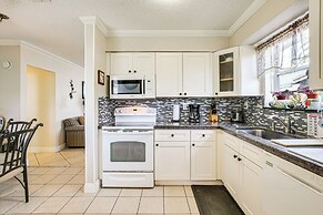 Ft Lauderdale Getaway w/ Yard ~ 4 Mi to Beach!