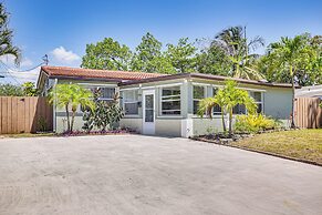 Ft Lauderdale Getaway w/ Yard ~ 4 Mi to Beach!