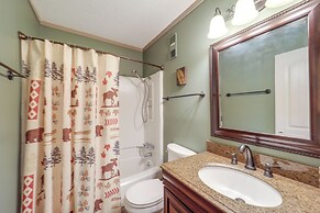 Furnished Deck + Resort Perks: Beech Mtn Retreat!