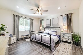 Game Room & Patio: Picturesque Home in Sonora