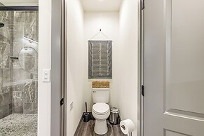 Game Room & Patio: Picturesque Home in Sonora
