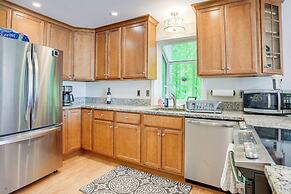 Waterfront Lake Anna Home w/ Dock & Beach Access!