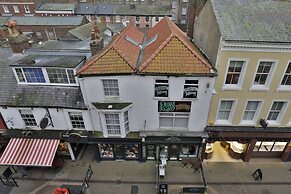 Flat 6 - Apartment for 4 in Town Centre