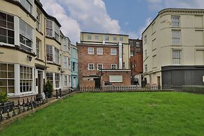Flat 6 - Apartment for 4 in Town Centre