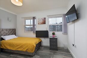 Flat 6 - Apartment for 4 in Town Centre