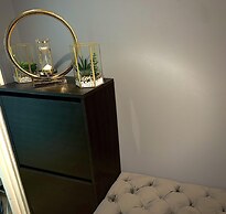 Croydon Cozy Retreat - 2 Bedroom Luxury Home