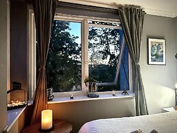 Croydon Cozy Retreat - 2 Bedroom Luxury Home