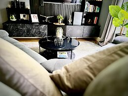 Croydon Cozy Retreat - 2 Bedroom Luxury Home