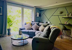 Croydon Cozy Retreat - 2 Bedroom Luxury Home