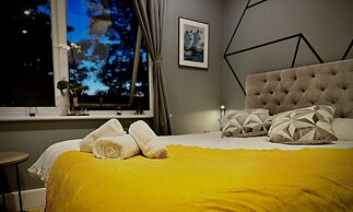 Croydon Cozy Retreat - 2 Bedroom Luxury Home