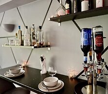 Croydon Cozy Retreat - 2 Bedroom Luxury Home