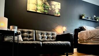 Croydon Cozy Retreat - 2 Bedroom Luxury Home