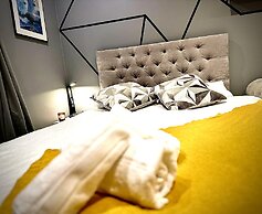 Croydon Cozy Retreat - 2 Bedroom Luxury Home