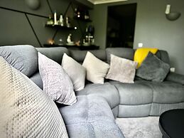 Croydon Cozy Retreat - 2 Bedroom Luxury Home
