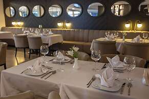 Sisus Marina Hotel