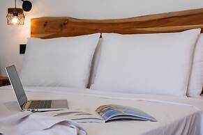Filia Skyros Suites