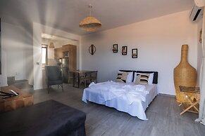 Filia Skyros Suites