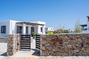 Filia Skyros Suites