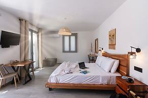 Filia Skyros Suites