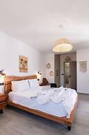 Filia Skyros Suites